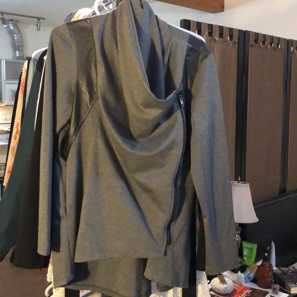 Sweet Rain Jacket with Vegan Leather Details - Picture 3 of 5